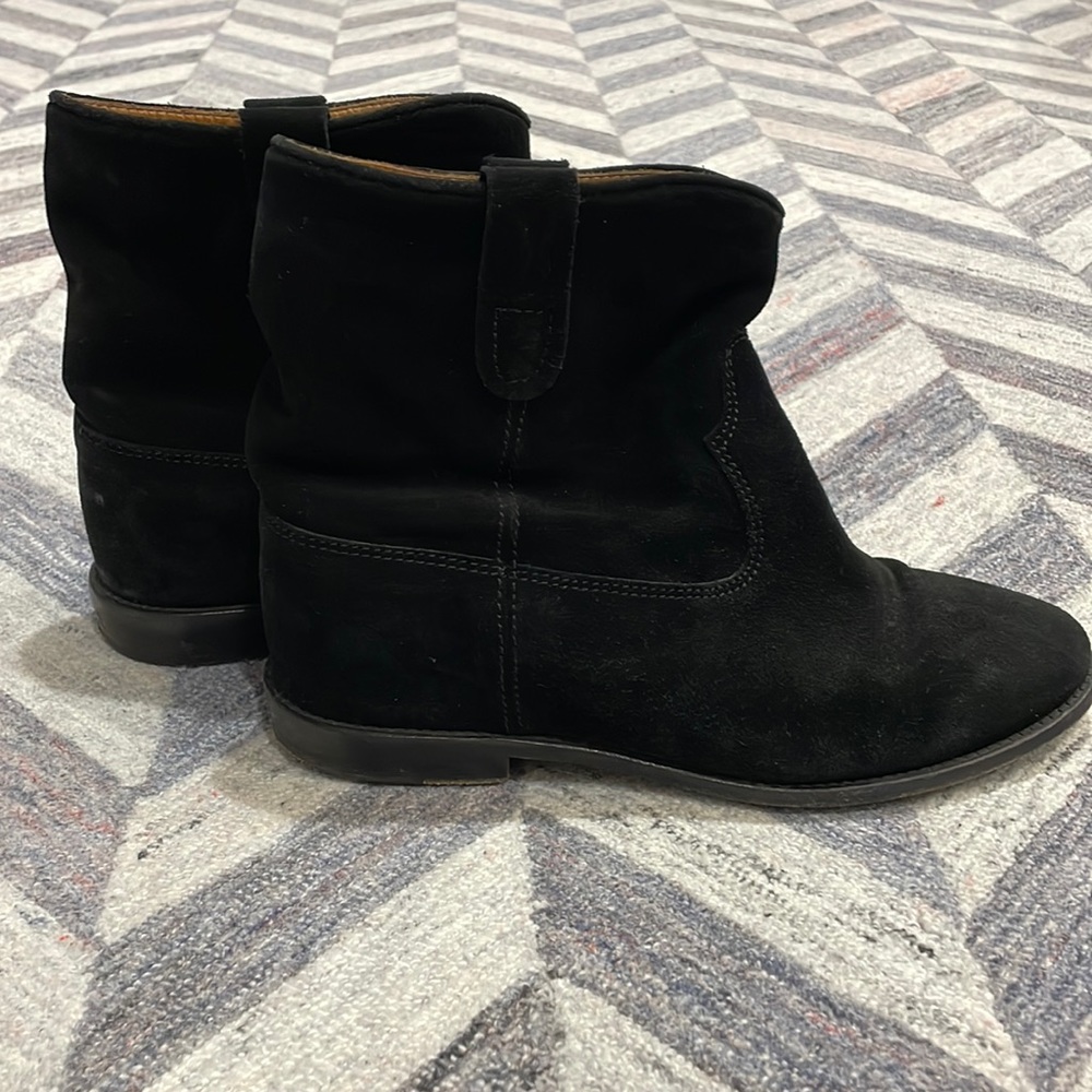 ISABEL MARANT
Crisi suede ankle boots